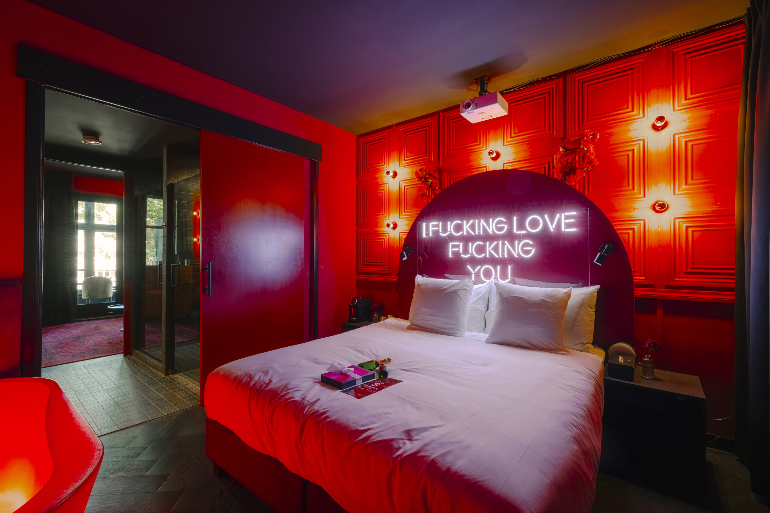 Bar Rouge - Supper Hotel
