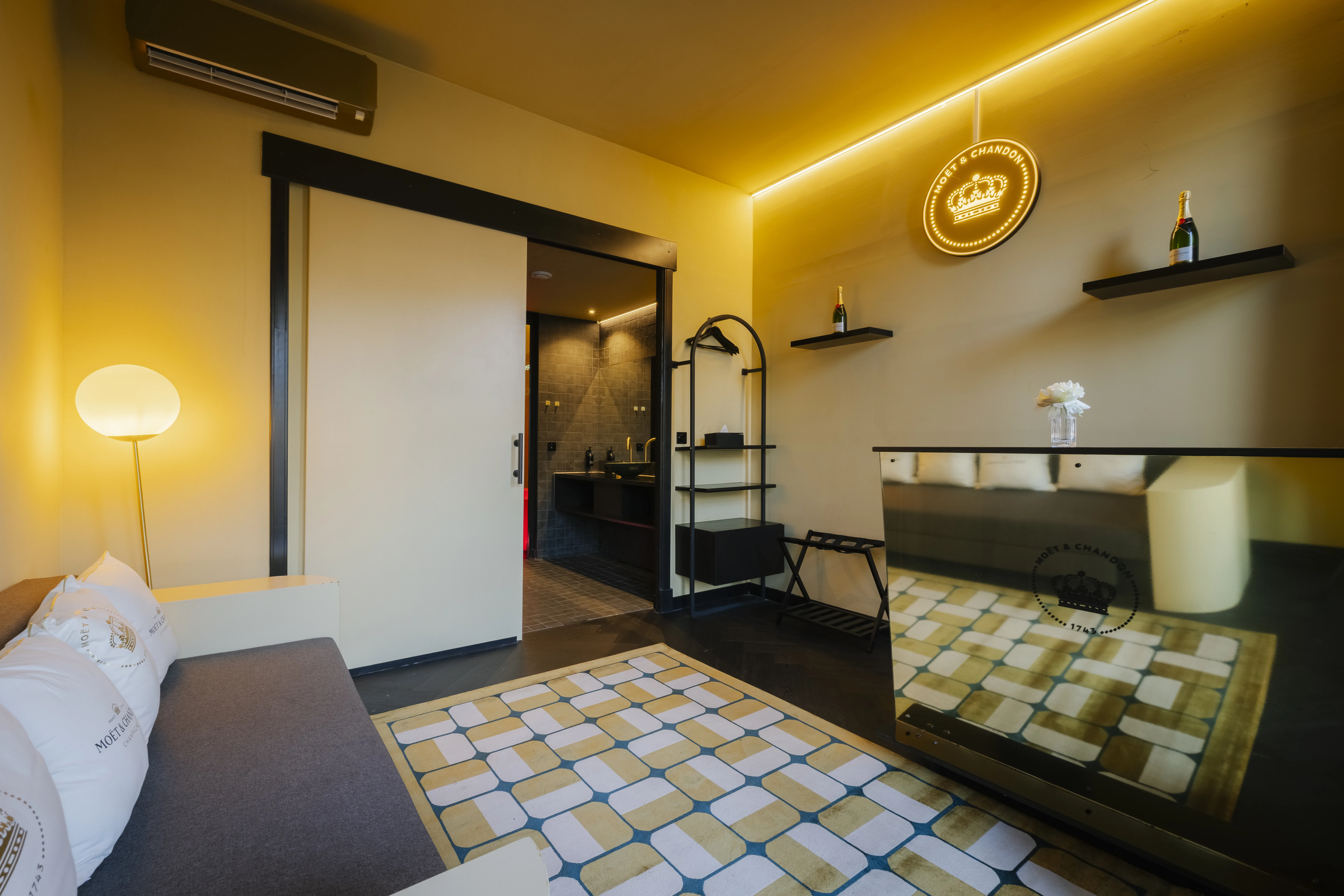 _MGL8656-HDR
